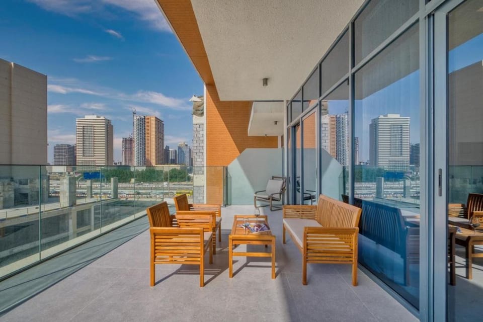 Cozy & Spacious 1BR in JVT Apartment in Dubai