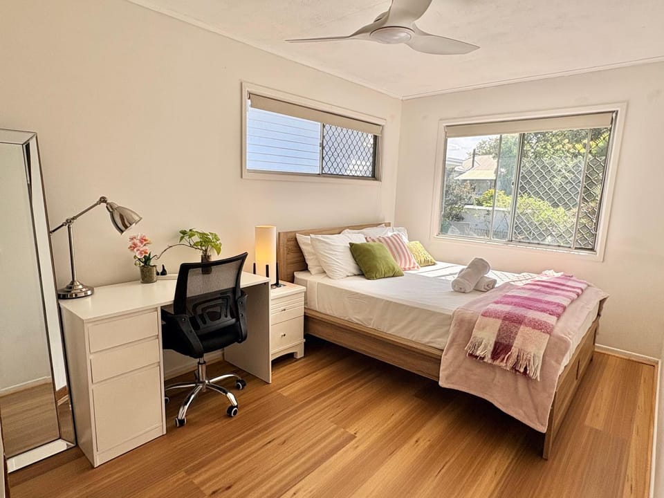 Welcome to Your Leafy Retreat in Graceville Bed and Breakfast in Indooroopilly