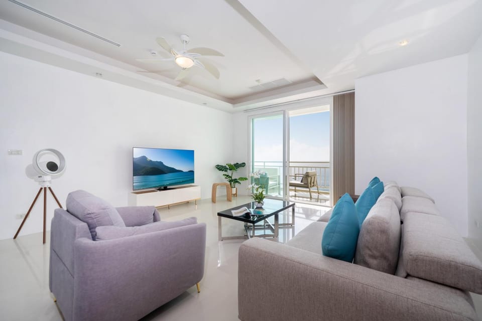 TV and multimedia, Balcony/Terrace, Living room, Seating area