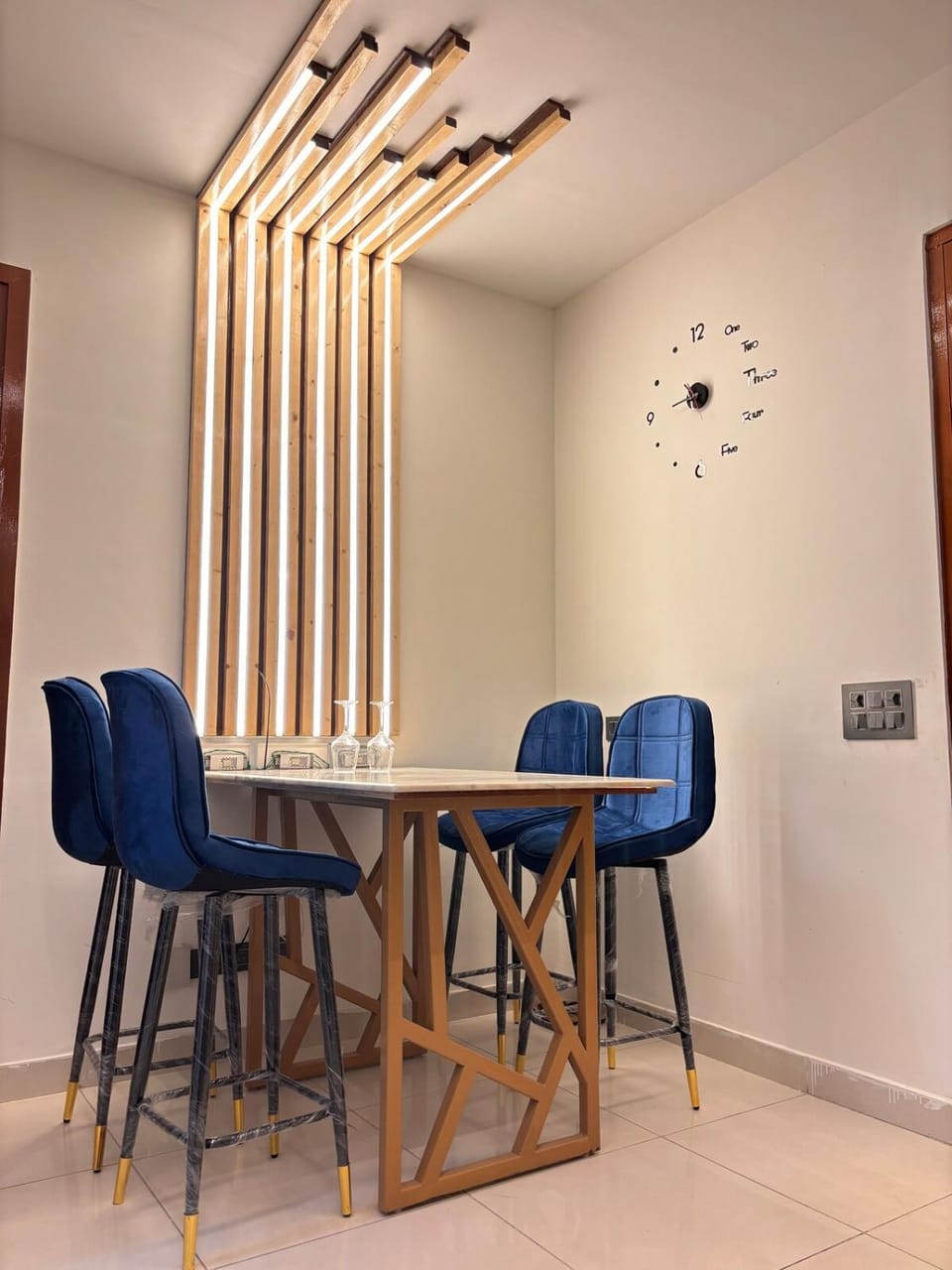 Living room, Dining area