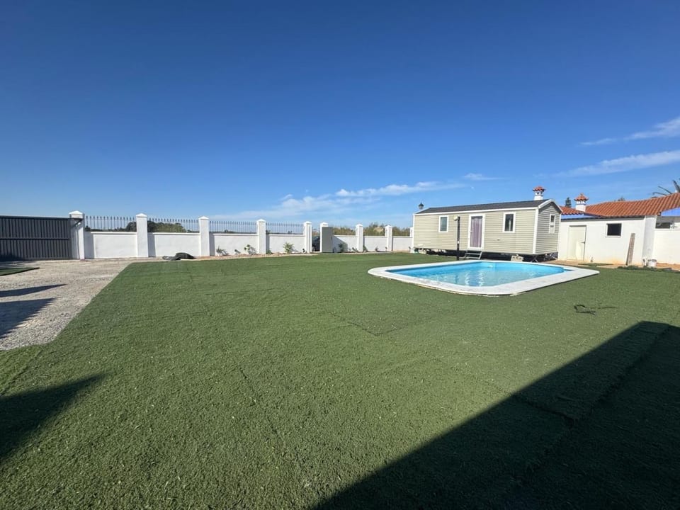 Property building, Swimming pool