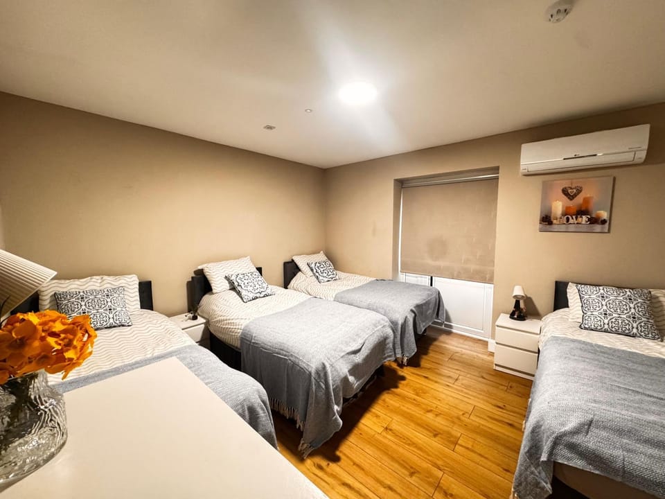 Bed, Bedroom, towels, air conditioner
