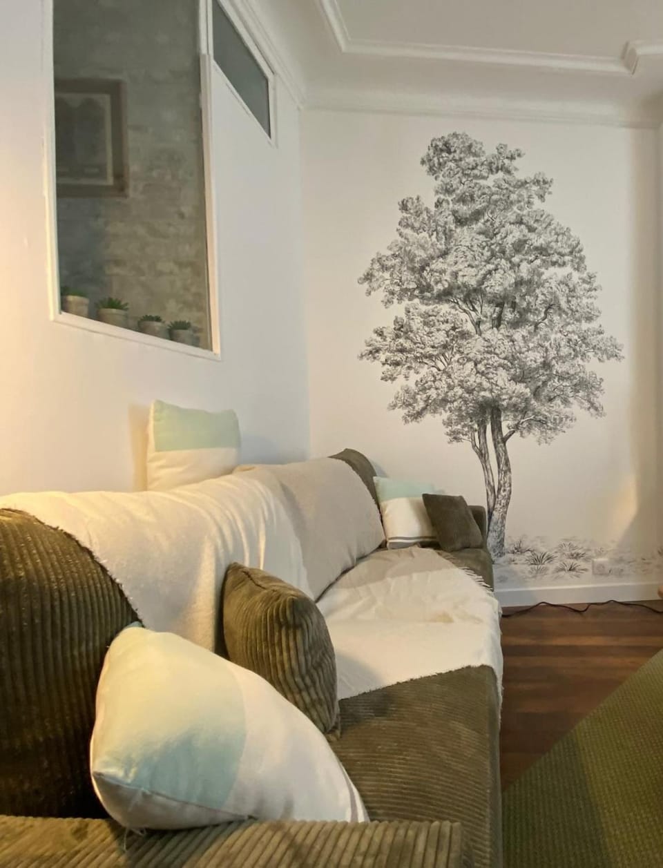 Bed, Living room, Photo of the whole room, Seating area, Bedroom