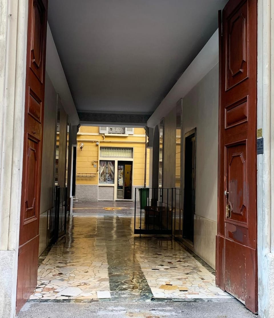 Facade/entrance