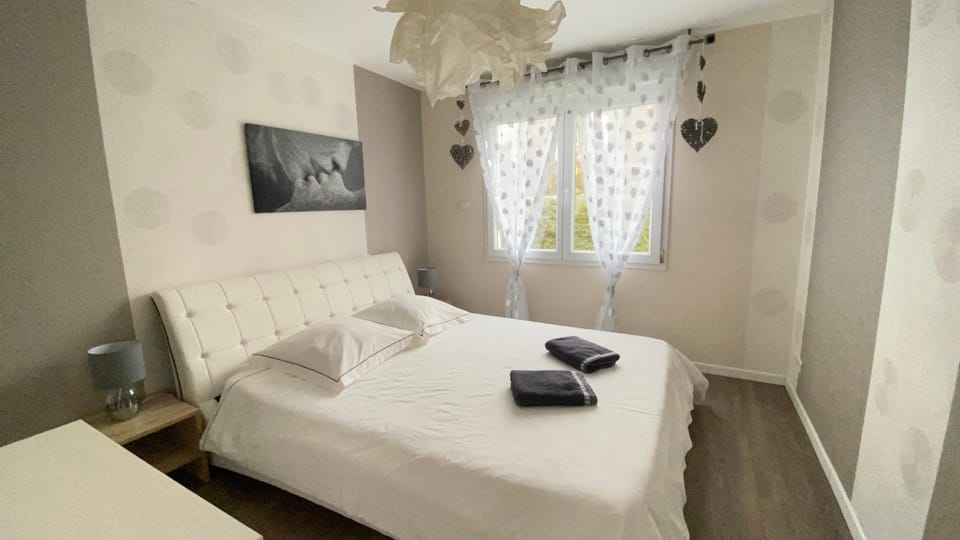 Living room, Bedroom