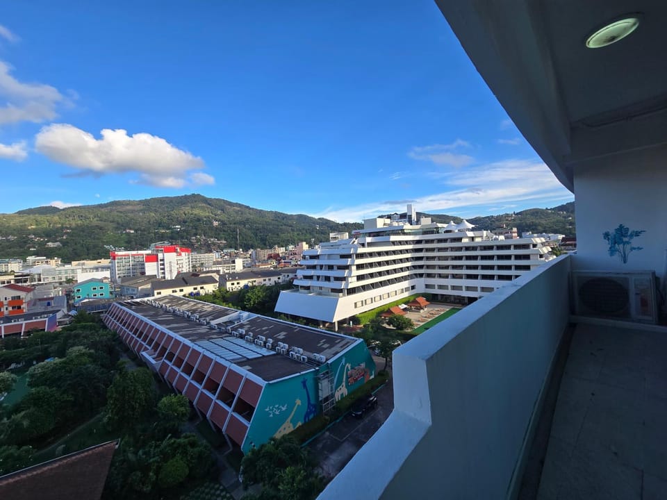 Day, Balcony/Terrace, City view, Mountain view