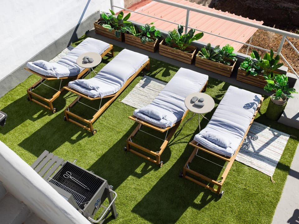 BBQ facilities, Balcony/Terrace, sunbed