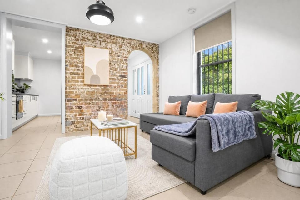 Communal lounge/ TV room, TV and multimedia, Living room, Seating area, Evening entertainment