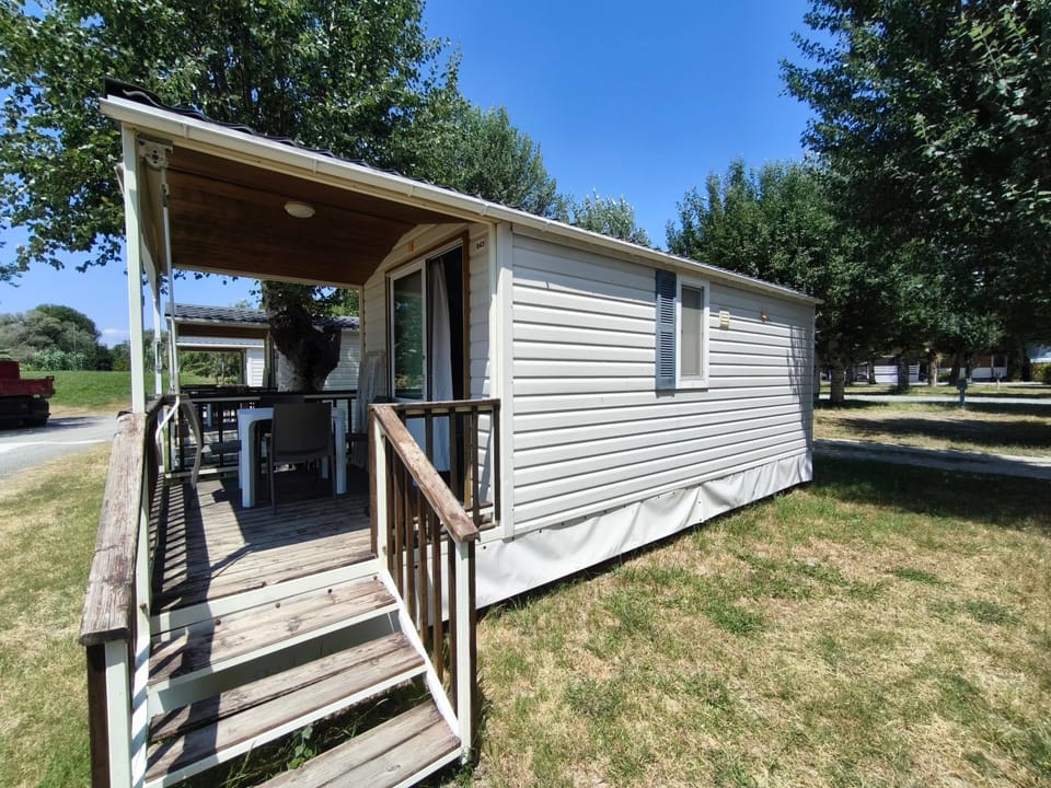 Sarzana- Mobilhome Pool & Garden Campground/ 
RV Resort in Province of Massa and Carrara