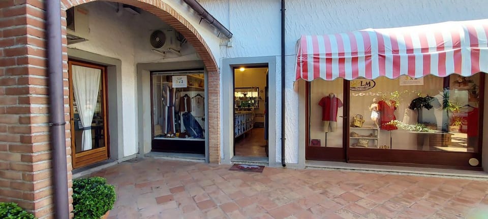 Sarzana- Mobilhome 5 persone Pool and Garden Campground/ 
RV Resort in Province of Massa and Carrara