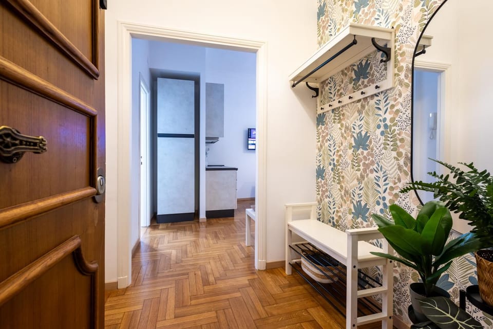 Facade/entrance, Photo of the whole room