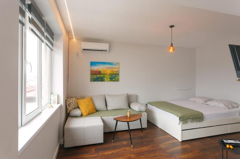 Serdica Tower View DT Parking Wi-Fi AC Apartment in Sofia