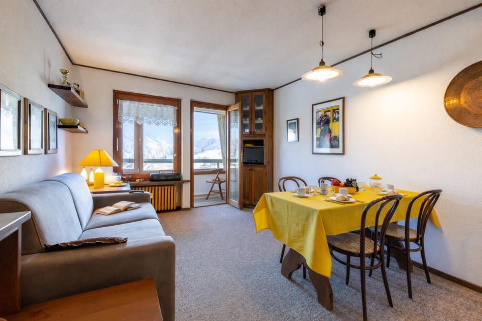Hostdomus - On the slopes Apartment in Sestriere