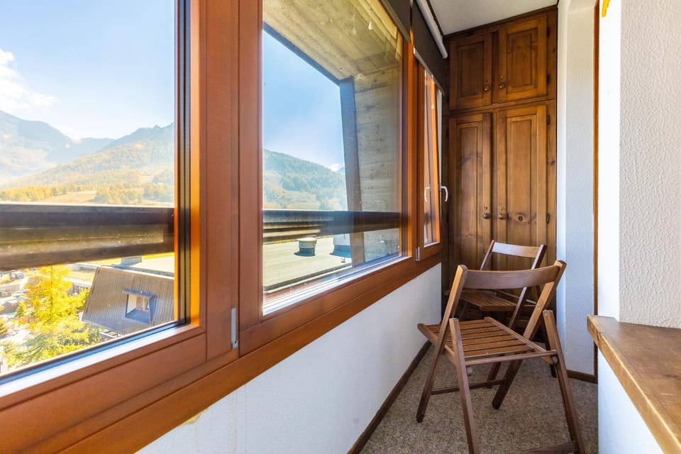 Hostdomus - On the slopes Apartment in Sestriere