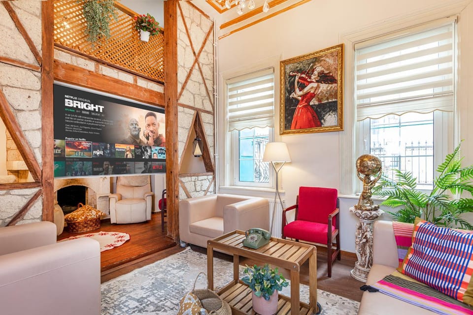 Living room, Seating area