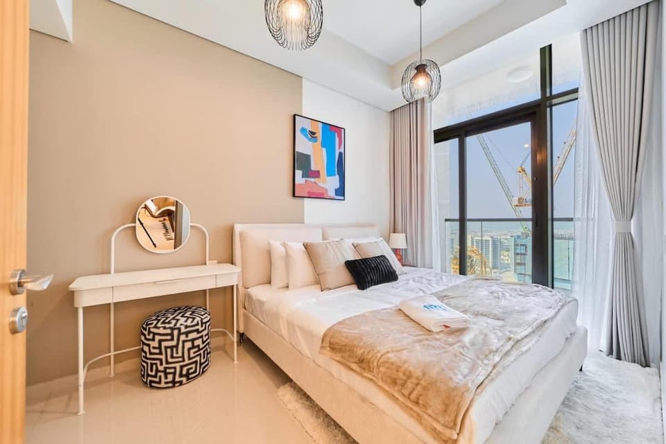 FAM Living - 2 Bedroom Aykon City Dubai Apartment in Dubai