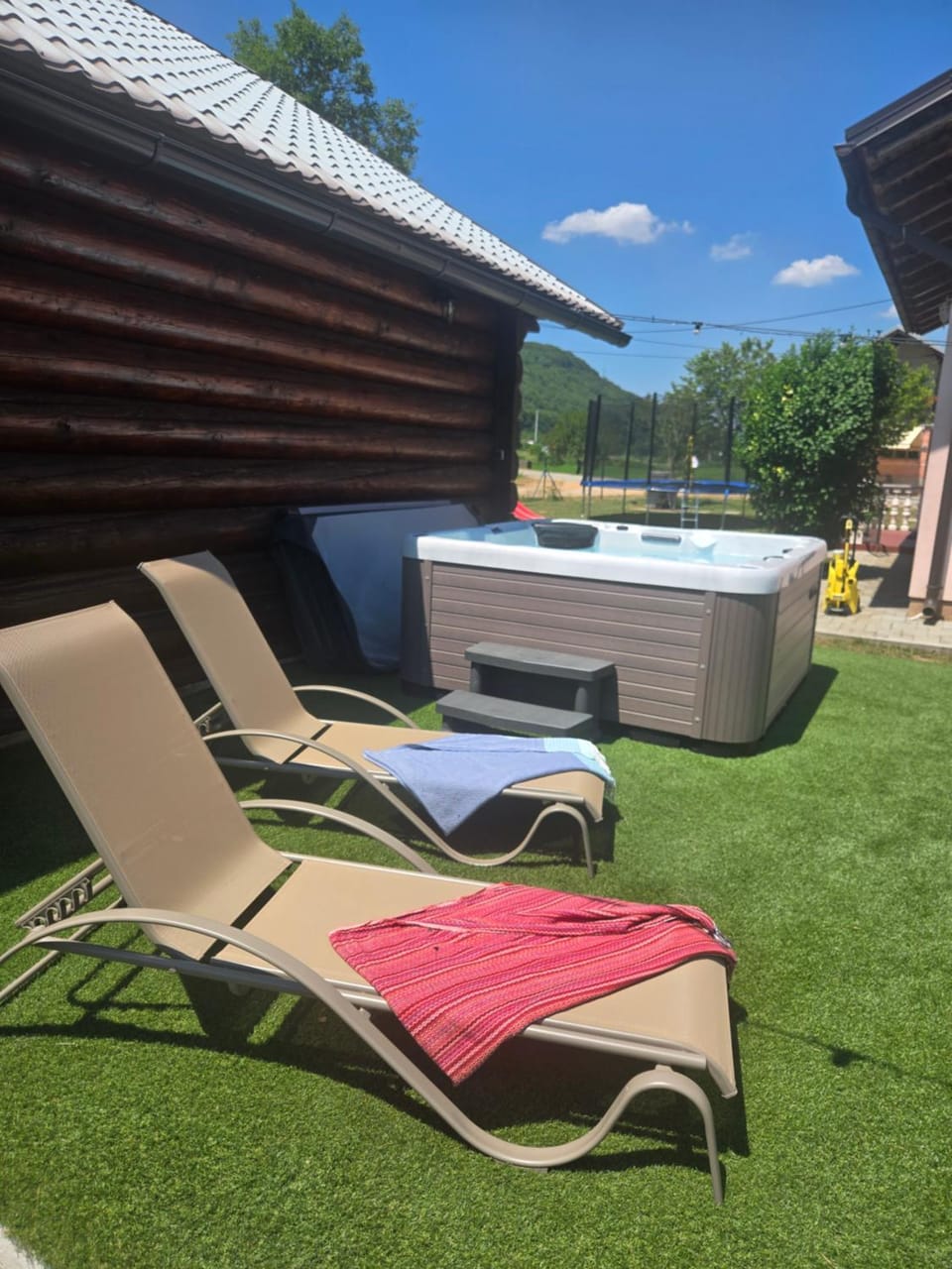 Patio, Spring, Day, Garden, Garden view, sunbed