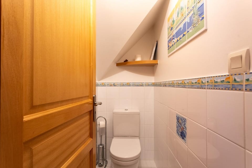 Bathroom, Living room