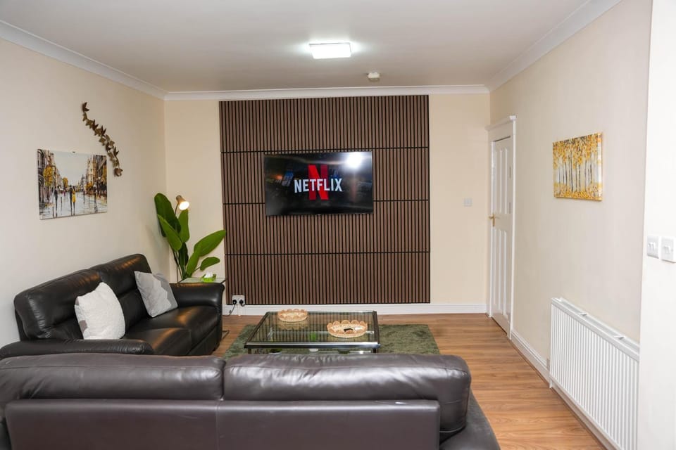 Communal lounge/ TV room, Living room