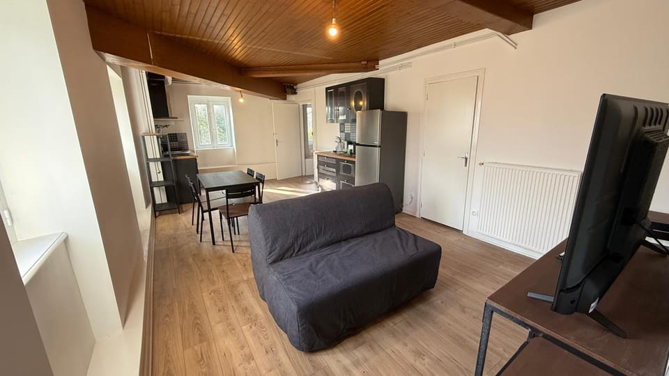 TV and multimedia, Living room, Seating area, Dining area, heating, internet