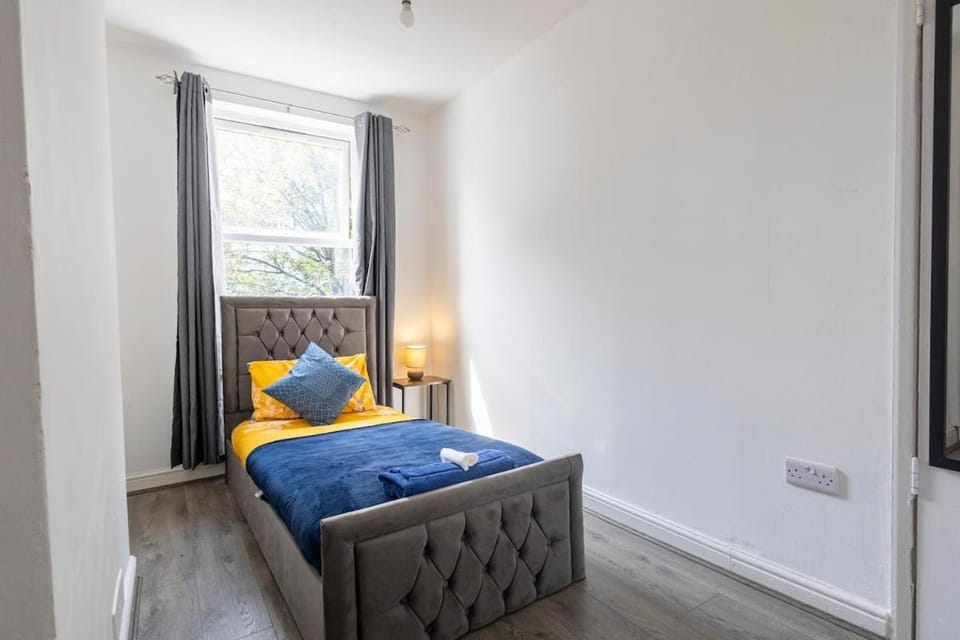 The Robinwood Green Haven Retreat Luxurious 3 Bedroom Stay Sleeps 7 Apartment in Nottingham