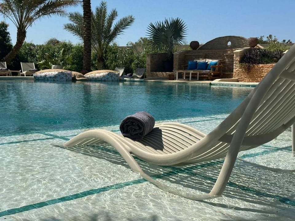 Day, Natural landscape, Pool view, Swimming pool, sunbed