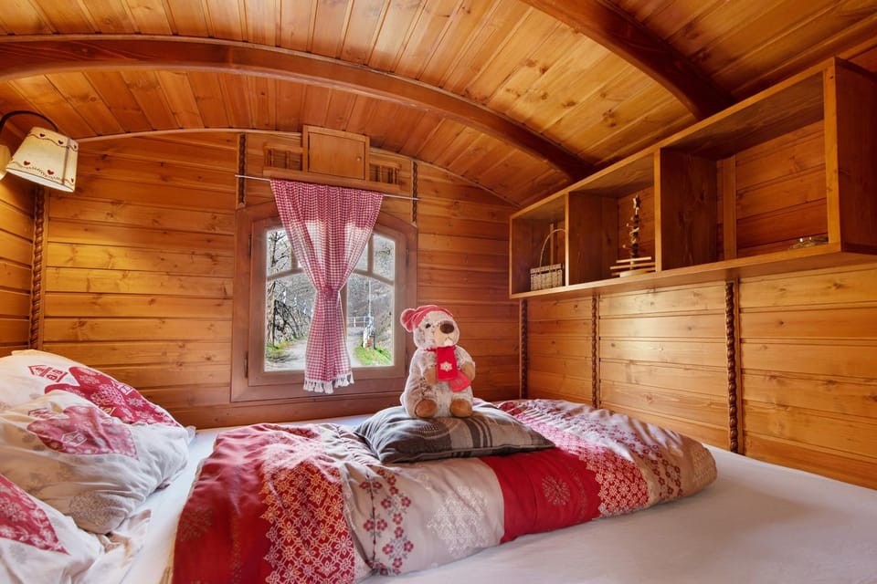 Property building, Living room, Bedroom