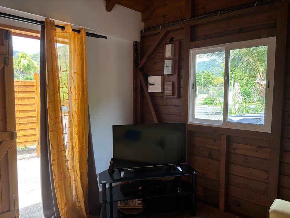 Maison traditionnelle proche Malendure House in Bouillante