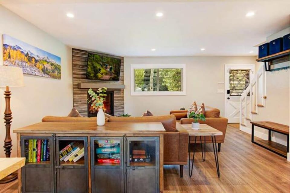 The Fairway Chalet Apartment in Avon