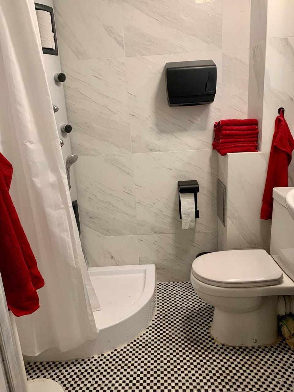 Toilet, Bathroom, towels