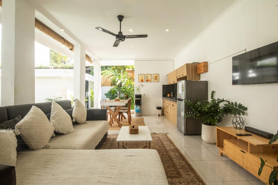 Communal lounge/ TV room, TV and multimedia, Living room, Seating area