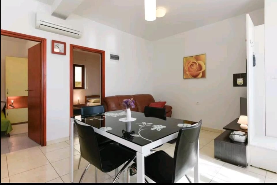 Communal lounge/ TV room, Communal kitchen