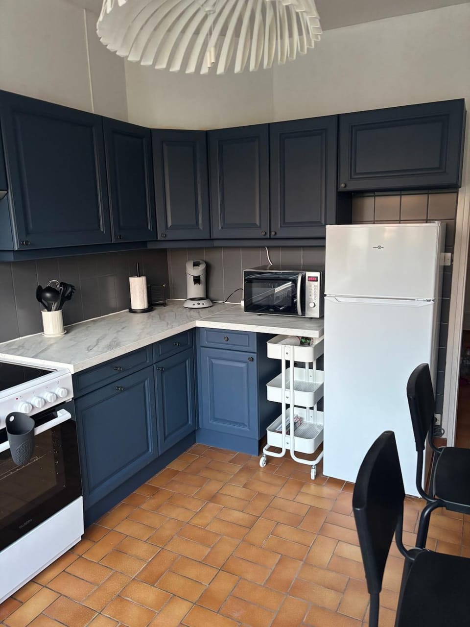 Kitchen or kitchenette, Dining area, microwave, oven, stove, toaster