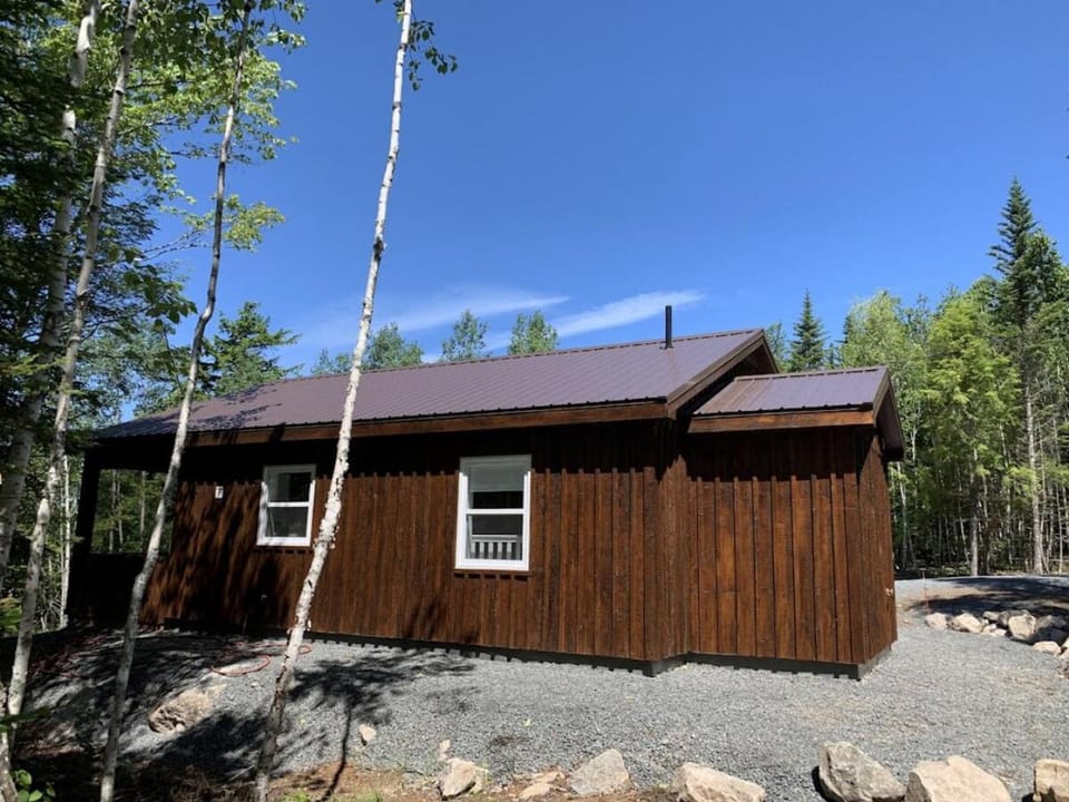 Treeside Retreat with Hot tub House in Halifax