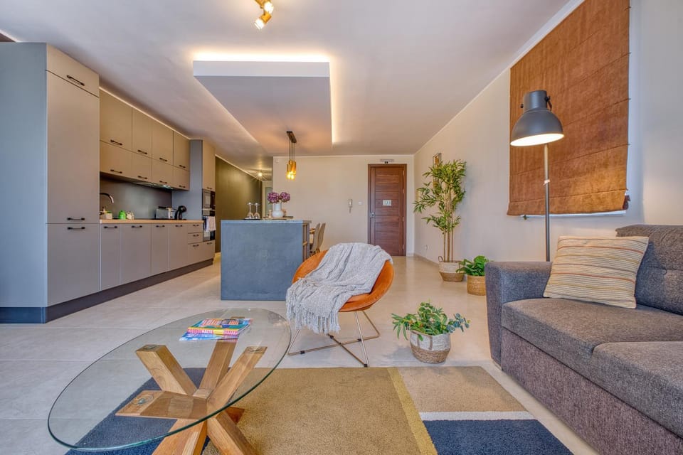 Valley Penthouse with Sea view in Balluta Apartment in Saint Julians