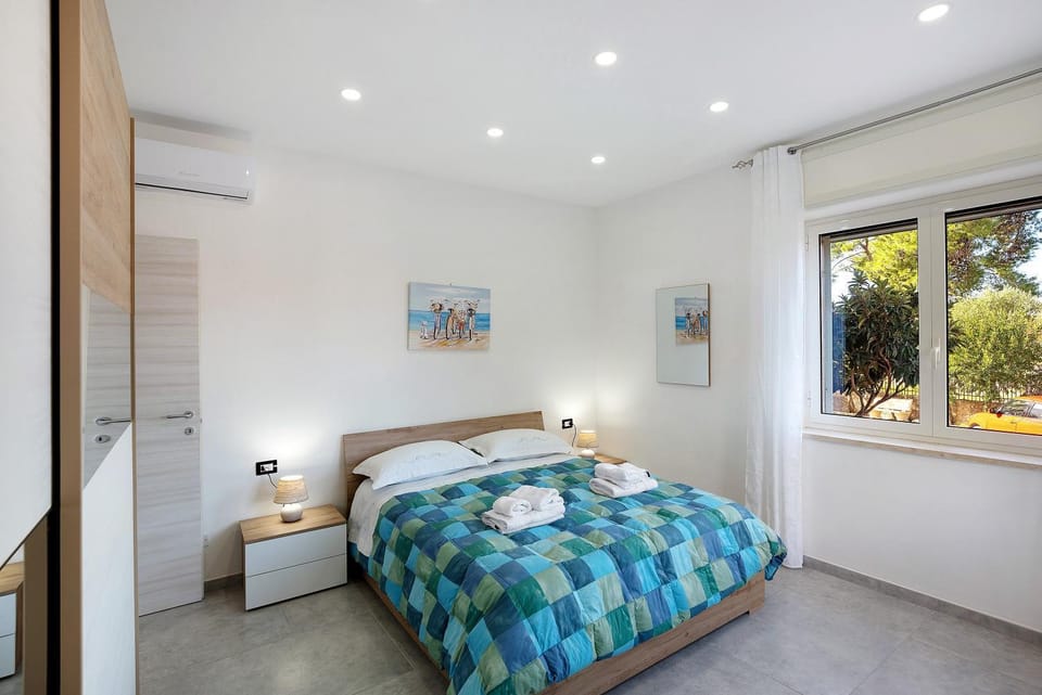 Living room, Bedroom