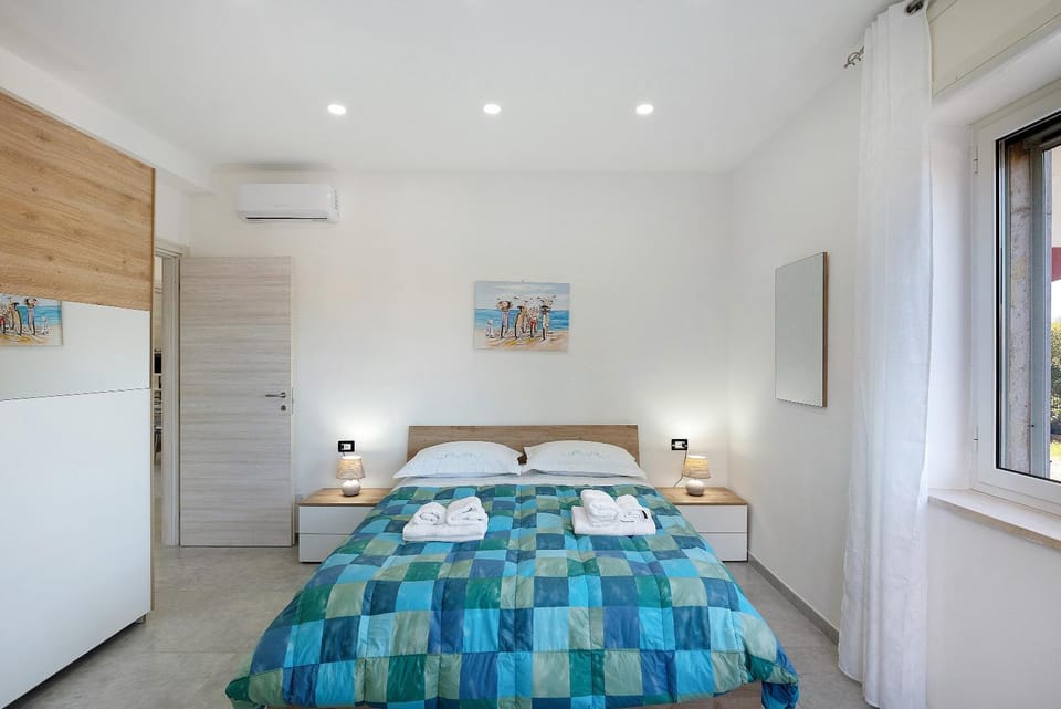 Living room, Bedroom