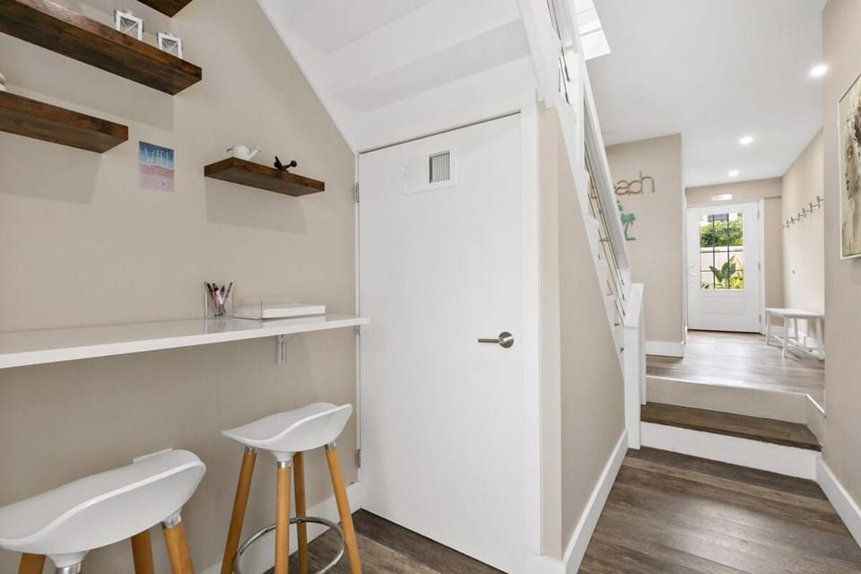 The Crucian Queen - Walkable - AC - Outdoor Shower Apartment in Christiansted