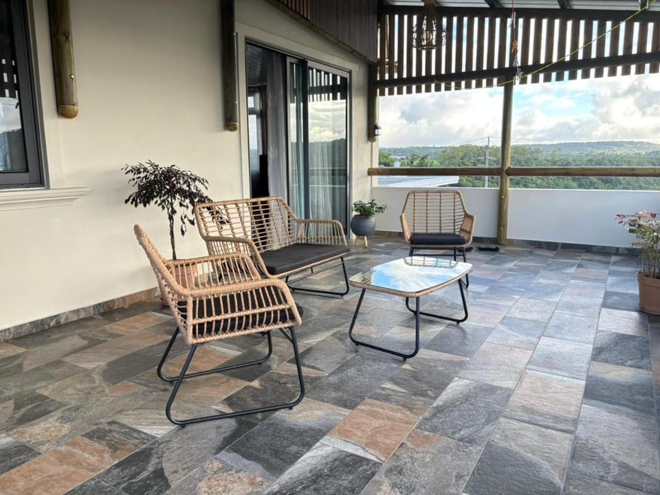 Patio, Day, Natural landscape, Balcony/Terrace, Seating area