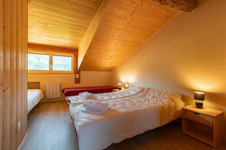 Property building, Living room, Bedroom