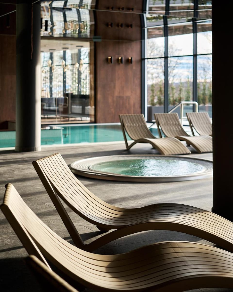 Hot Tub, Swimming pool, sunbed