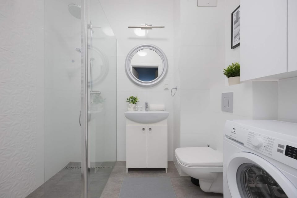 Toilet, Bathroom, washing machine