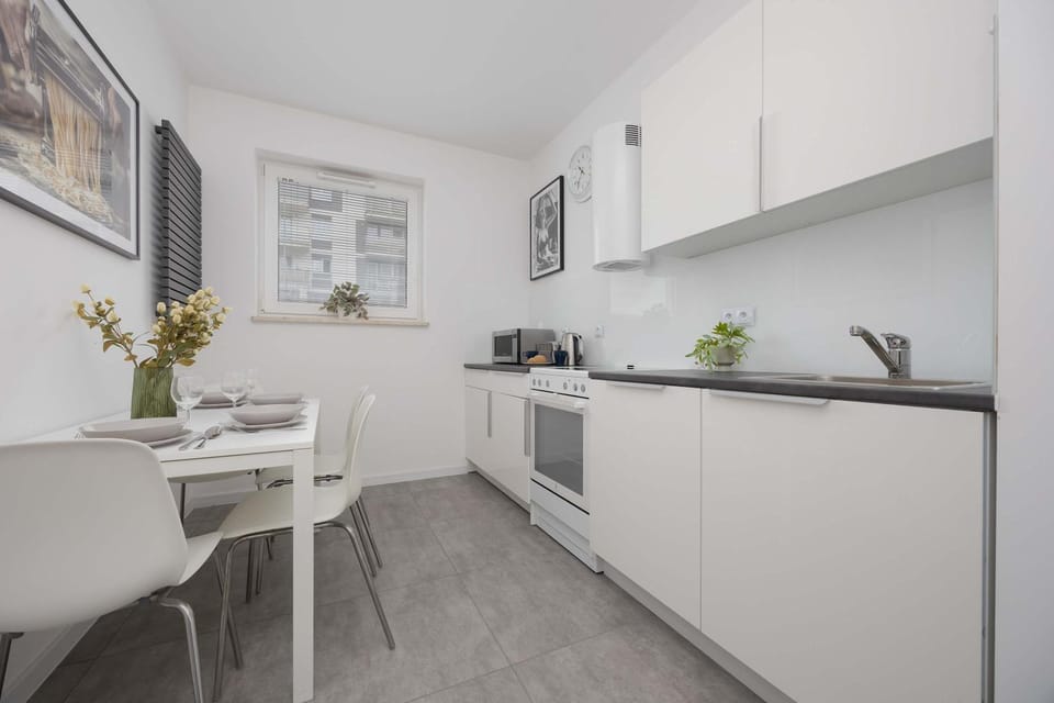 Kitchen or kitchenette, Dining area, stove