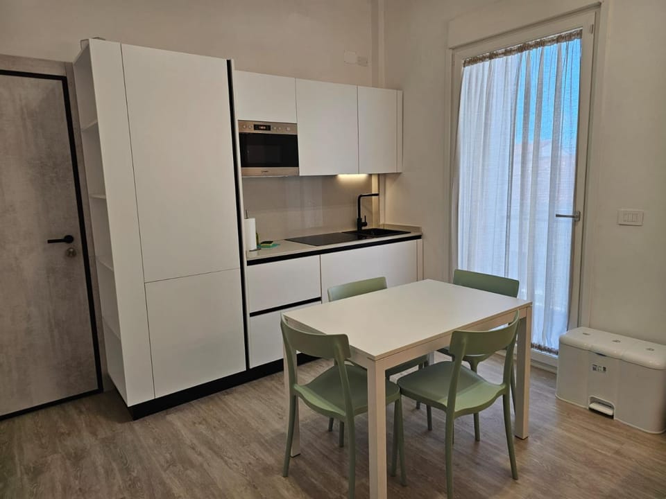 Kitchen or kitchenette, Dining area, stove, wardrobe