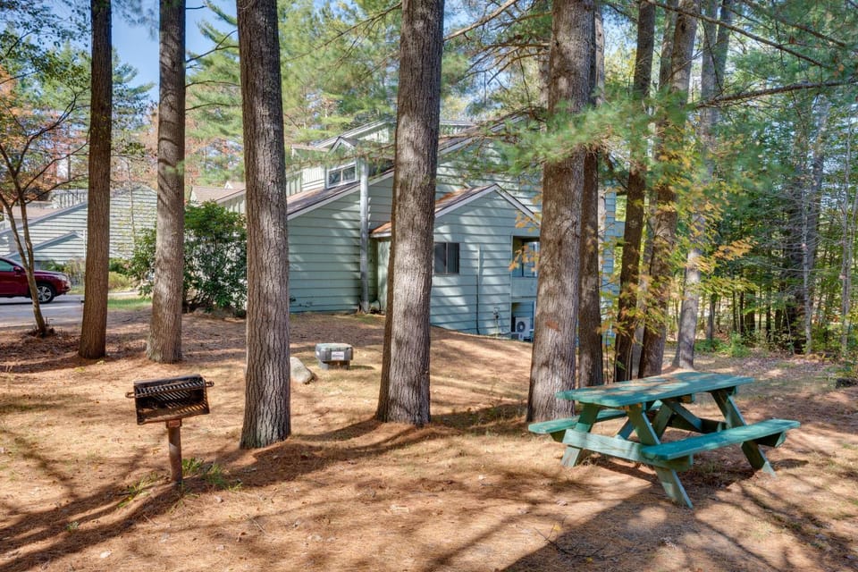 White Mtn Adventure Base! Cozy Bartlett Condo House in Bartlett