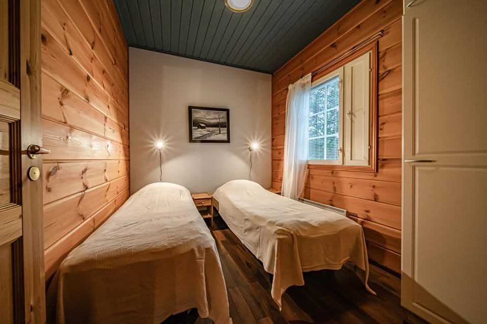 Bed, Photo of the whole room, Bedroom, heating, internet, pet friendly, towels, wardrobe