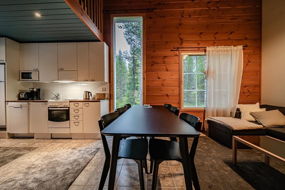 Living room, Dining area, heating, internet, pet friendly, kitchen