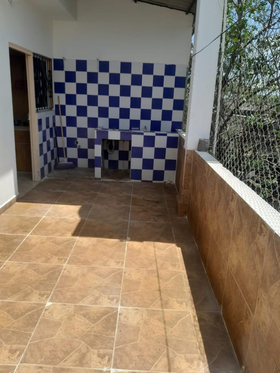 Patio, laundry