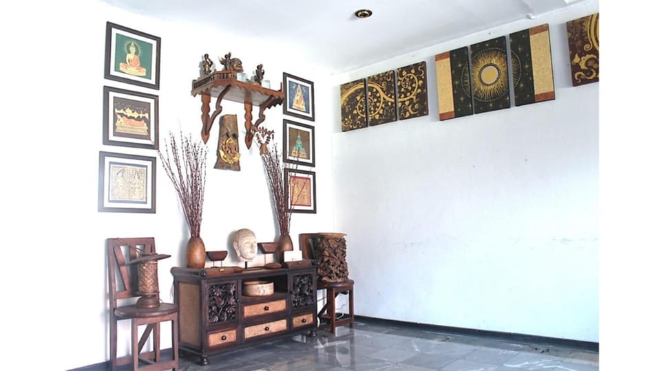 Living room, Decorative detail, Seating area