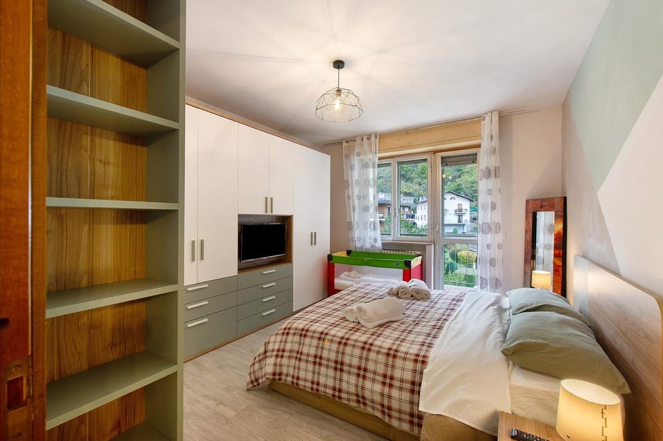 Living room, Bedroom